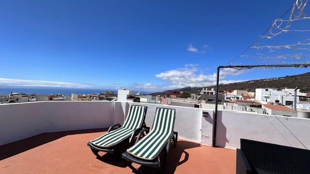 8 bedroom Townhouse for sale in Guía de Isora with garage - € 699,000 (Ref: 9332698)