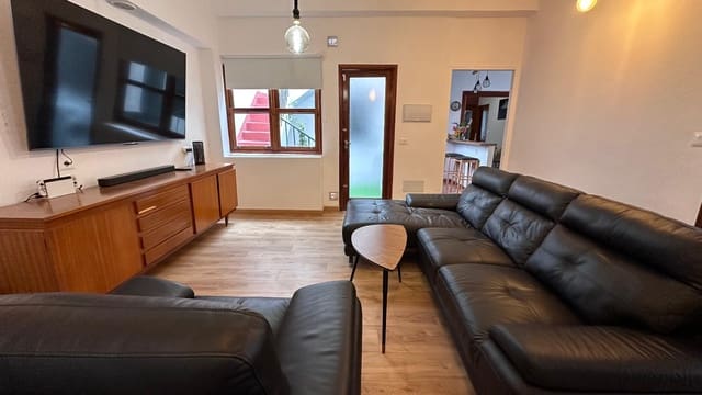 8 bedroom Townhouse for sale in Guía de Isora with garage - € 699,000 (Ref: 9332698)