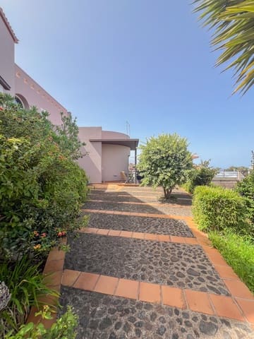 5 slaapkamer Villa te koop in Tacoronte met zwembad garage - € 910.000 (Ref: 9337224)