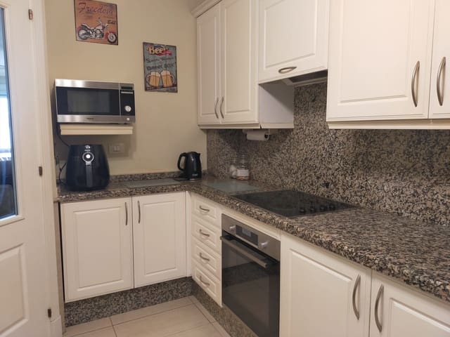 2 soveværelse Byhus til salg i Chayofa, Arona med swimmingpool garage - € 389.000 (Ref: 9714073)