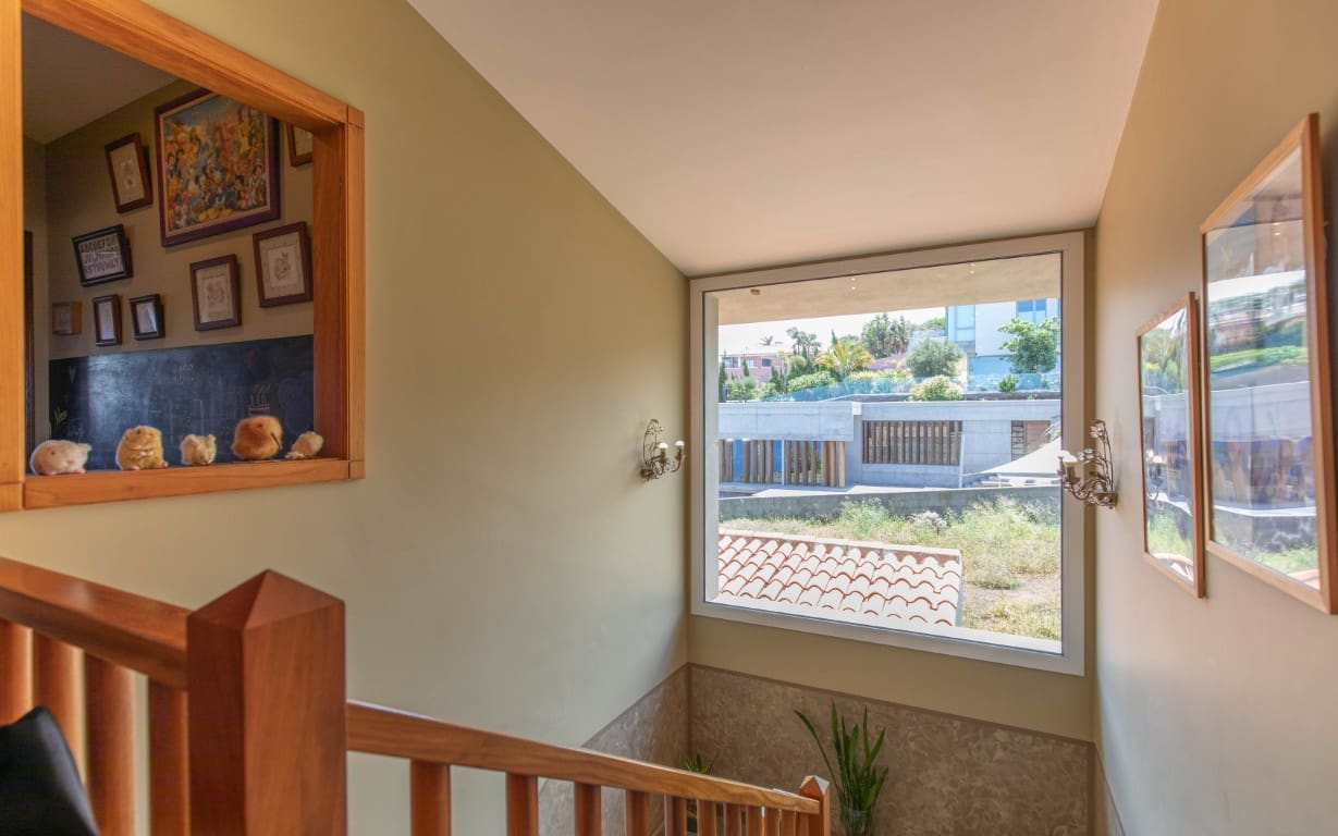 4 bedroom Villa for sale in El Sauzal with pool - € 1,200,000 (Ref: 9725060)