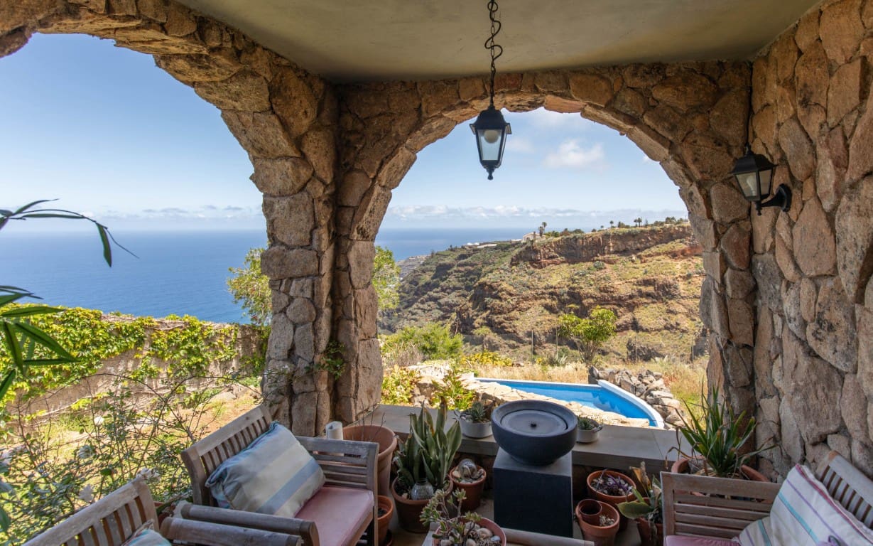 4 bedroom Villa for sale in El Sauzal with pool - € 1,200,000 (Ref: 9725060)