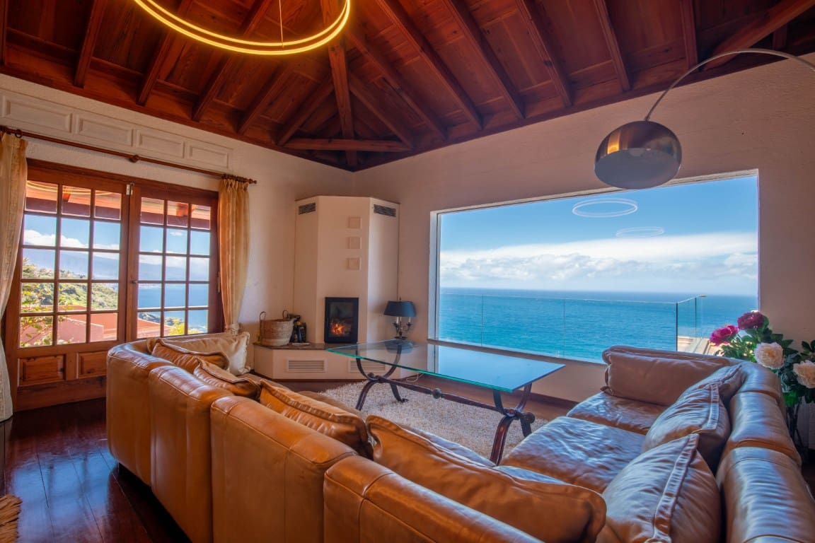 5 bedroom Villa for sale in Tacoronte with pool garage - € 2,700,000 (Ref: 9725100)