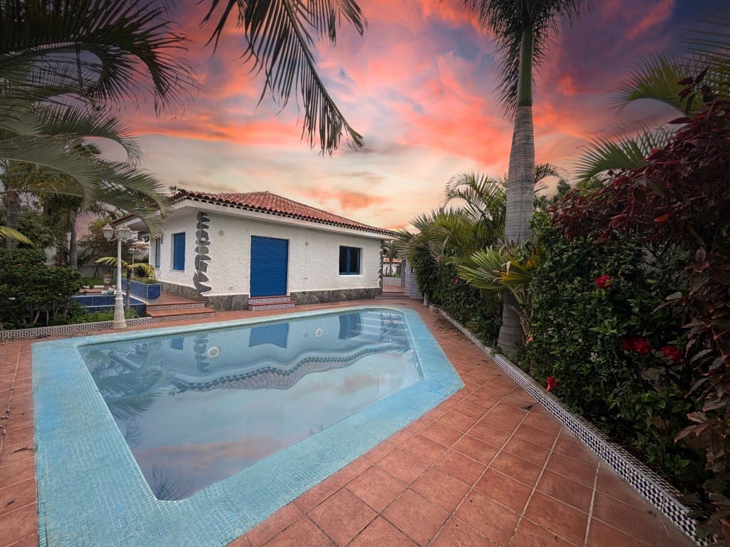 3 chambre Bungalow à vendre à Puerto de la Cruz avec piscine - 699 000 € (Ref: 9726194)