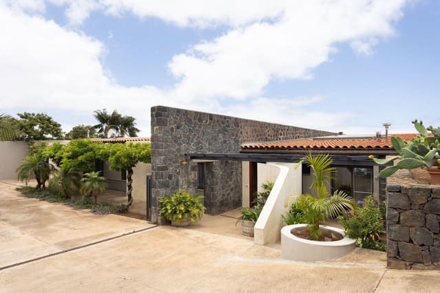 6 slaapkamer Villa te koop in Tacoronte met garage - € 2.950.000 (Ref: 9776999)