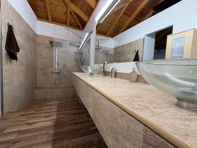 3 chambre Finca/Maison de Campagne à vendre à Guía de Isora avec garage - 520 000 € (Ref: 9778800)