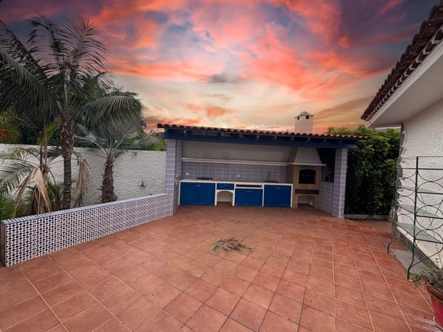 3 slaapkamer Bungalow te koop in Puerto de la Cruz - € 699.999 (Ref: 9778804)