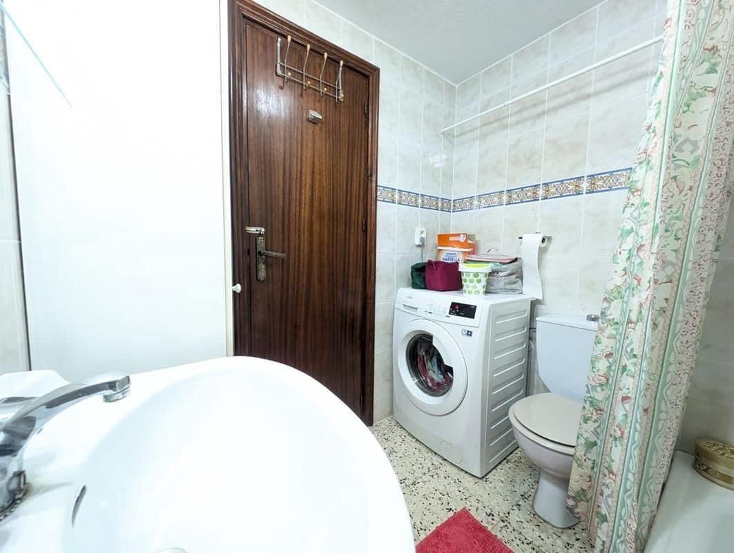 Apartamento de 2 habitaciones en Guardamar del Segura en venta con piscina - 165.000 € (Ref: 10022037)