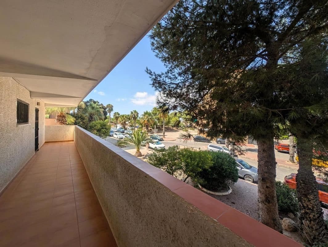 Apartamento de 2 habitaciones en Guardamar del Segura en venta con piscina - 165.000 € (Ref: 10022037)