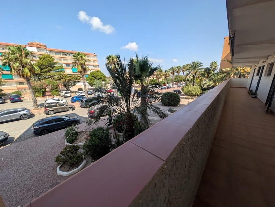Apartamento de 2 habitaciones en Guardamar del Segura en venta con piscina - 165.000 € (Ref: 10022037)