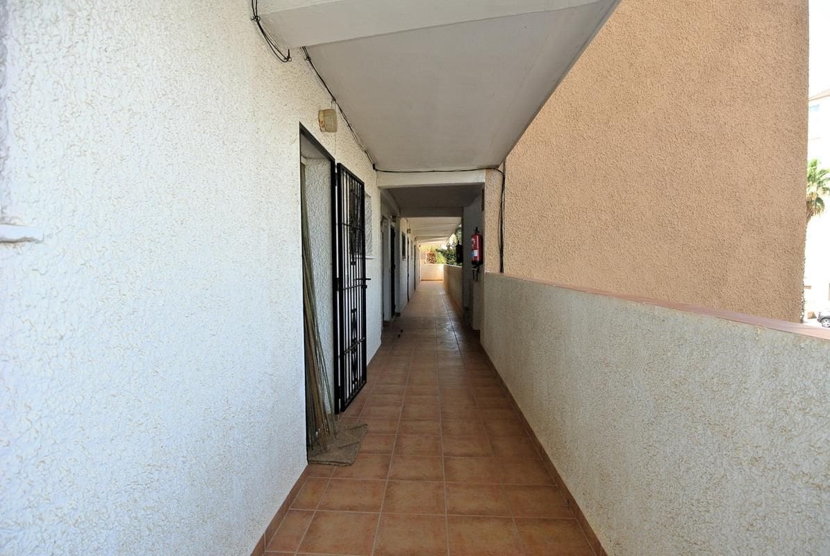 Apartamento de 2 habitaciones en Guardamar del Segura en venta con piscina - 165.000 € (Ref: 10022037)