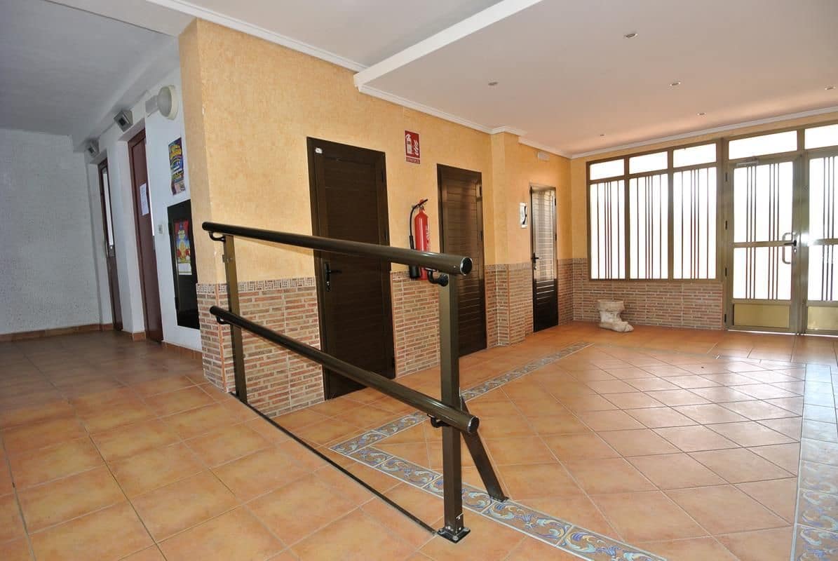 Apartamento de 2 habitaciones en Guardamar del Segura en venta con piscina - 165.000 € (Ref: 10022037)