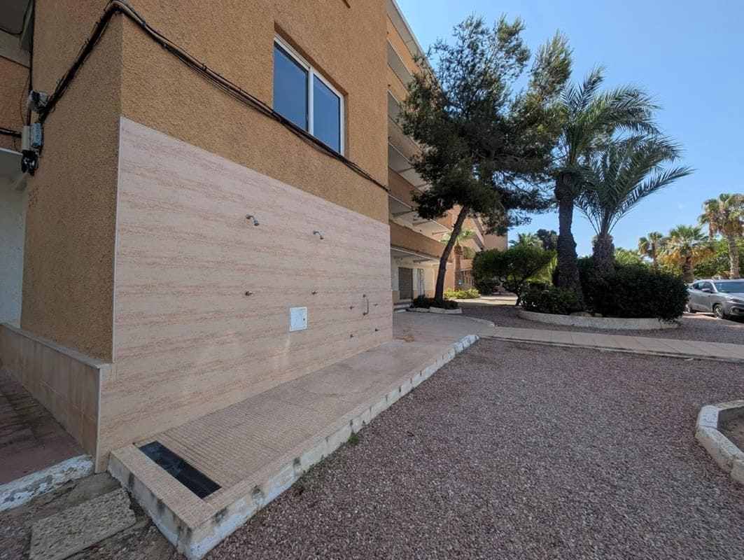 Apartamento de 2 habitaciones en Guardamar del Segura en venta con piscina - 165.000 € (Ref: 10022037)
