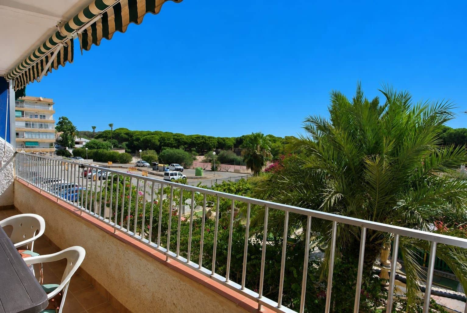 Apartamento de 2 habitaciones en Guardamar del Segura en venta con piscina - 165.000 € (Ref: 10022037)