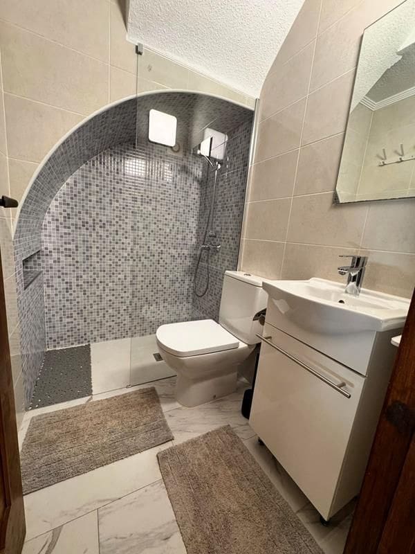 2 sovrum Semi-fristående Villa till salu i Torrevieja - 215 000 € (Ref: 10077645)