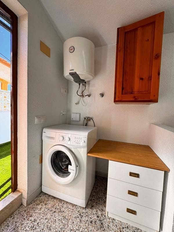 2 sovrum Semi-fristående Villa till salu i Torrevieja - 215 000 € (Ref: 10077645)
