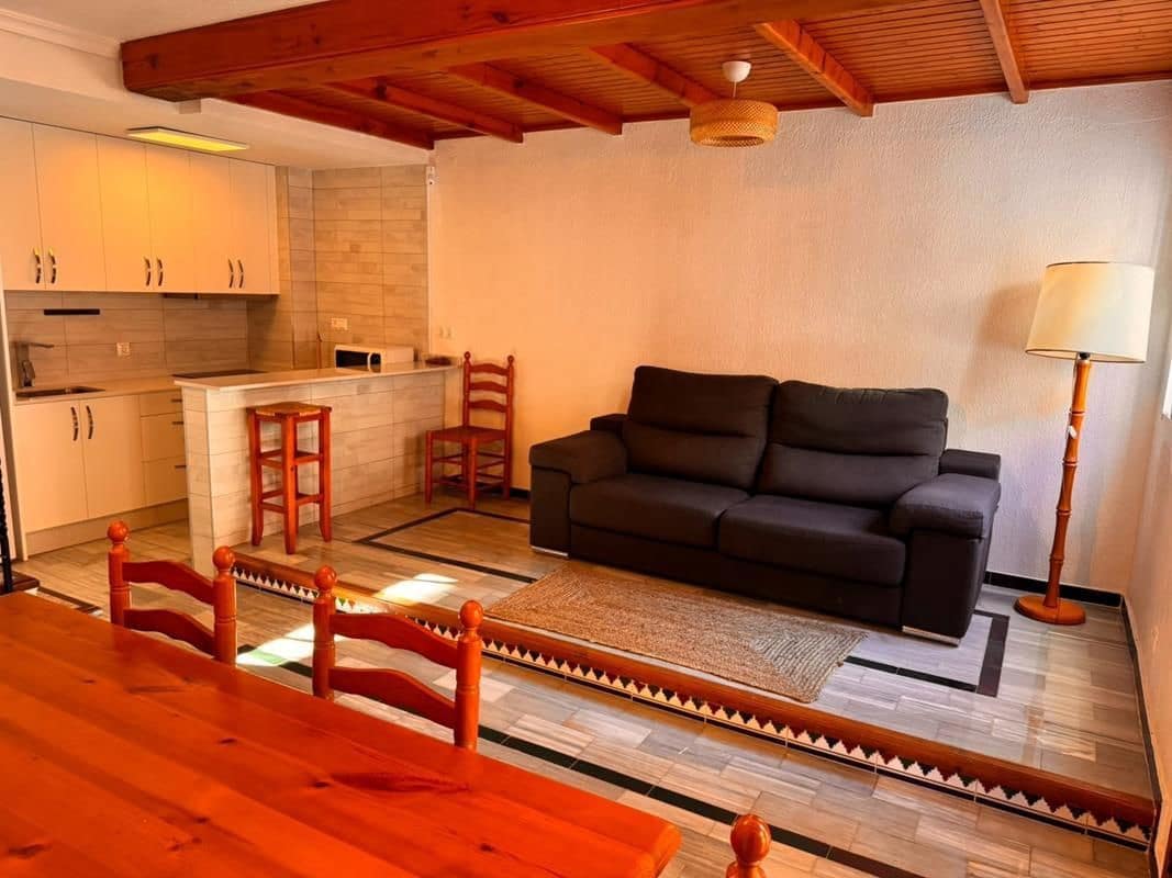 2 sovrum Semi-fristående Villa till salu i Torrevieja - 215 000 € (Ref: 10077645)