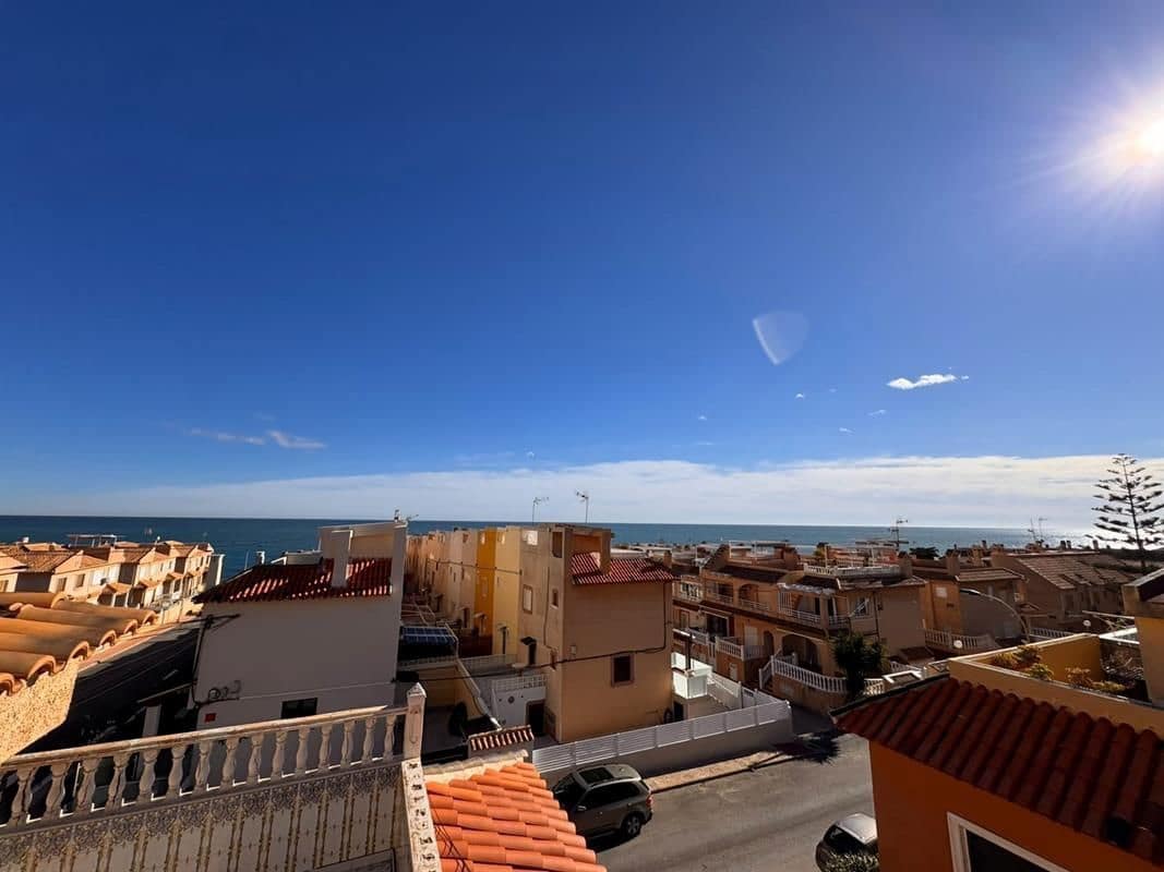 2 sovrum Semi-fristående Villa till salu i Torrevieja - 215 000 € (Ref: 10077645)