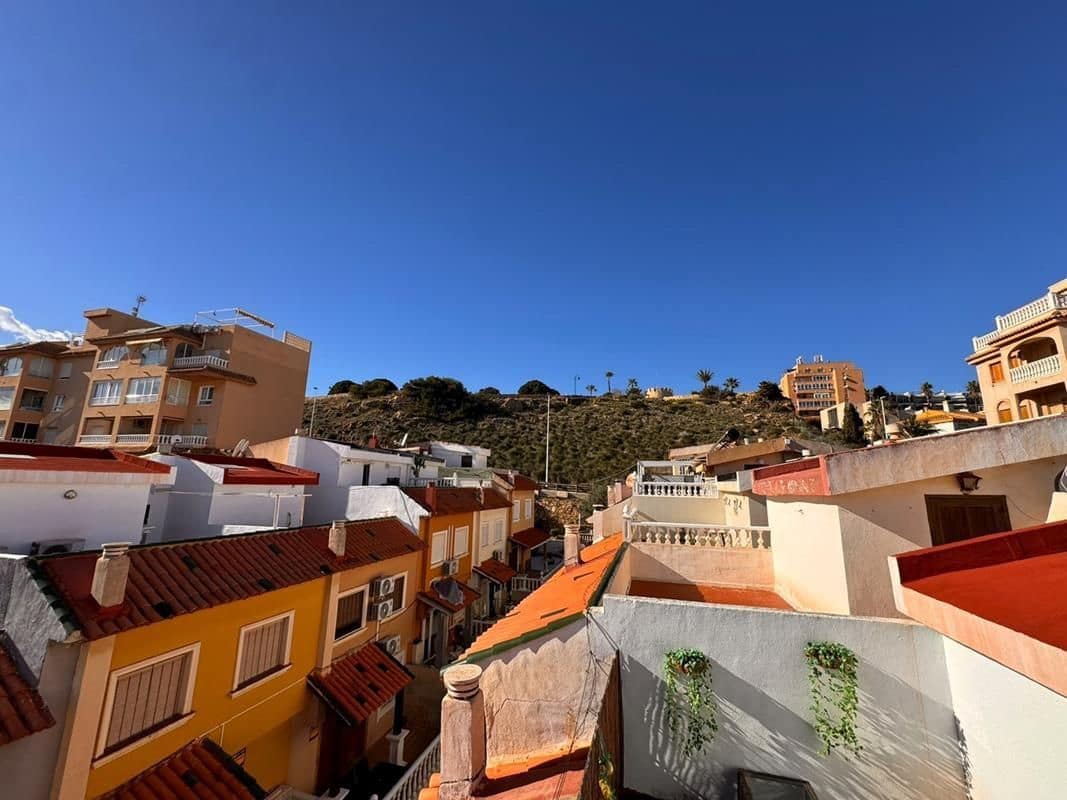2 sovrum Semi-fristående Villa till salu i Torrevieja - 215 000 € (Ref: 10077645)