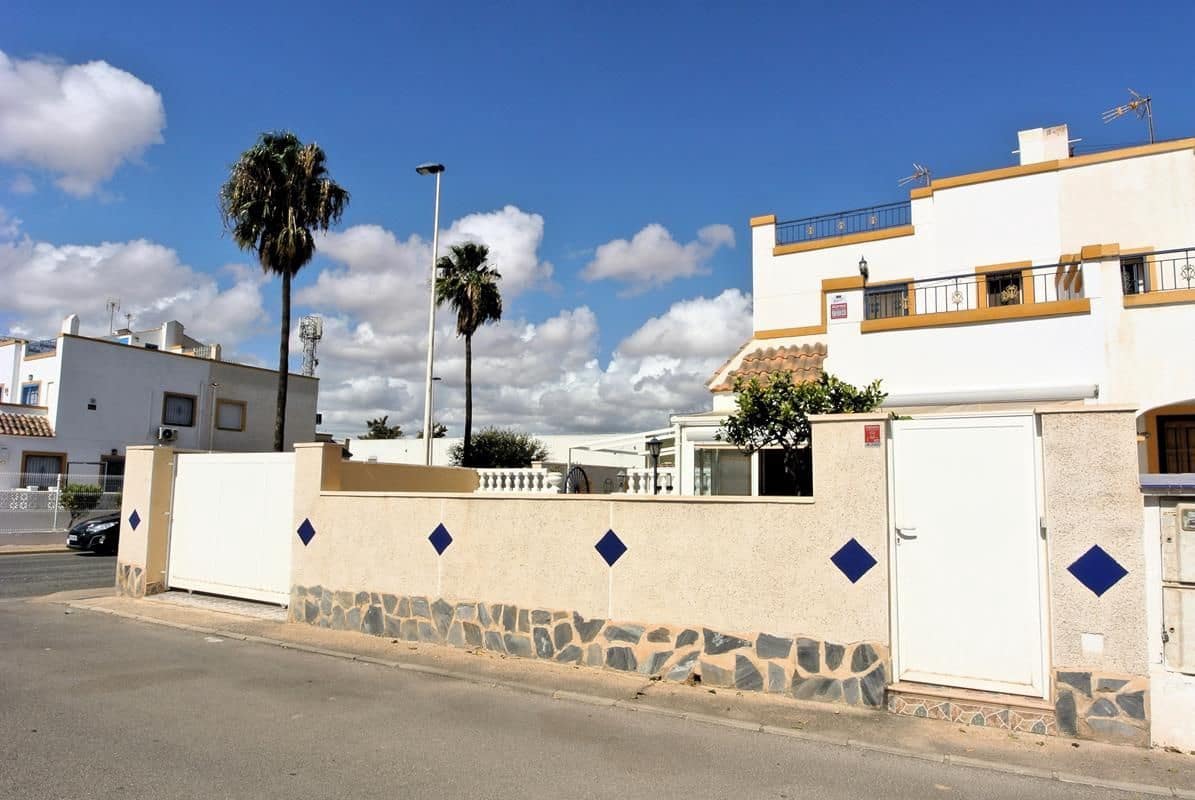 3 Zimmer Doppelhaus zu verkaufen in Torrevieja mit Pool Garage - 249.000 € (Ref: 10094229)