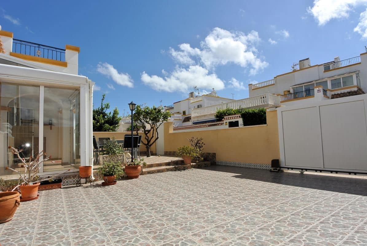 3 Zimmer Doppelhaus zu verkaufen in Torrevieja mit Pool Garage - 249.000 € (Ref: 10094229)