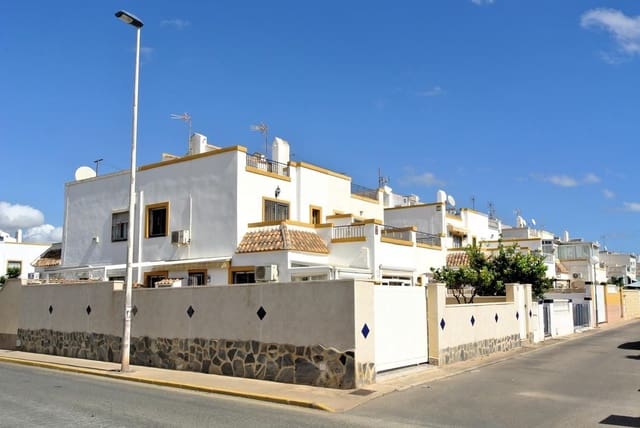 3 Zimmer Doppelhaus zu verkaufen in El Chaparral - La Siesta - La Torreta, Torrevieja mit Pool Garage - 249.000 € (Ref: 10094229)