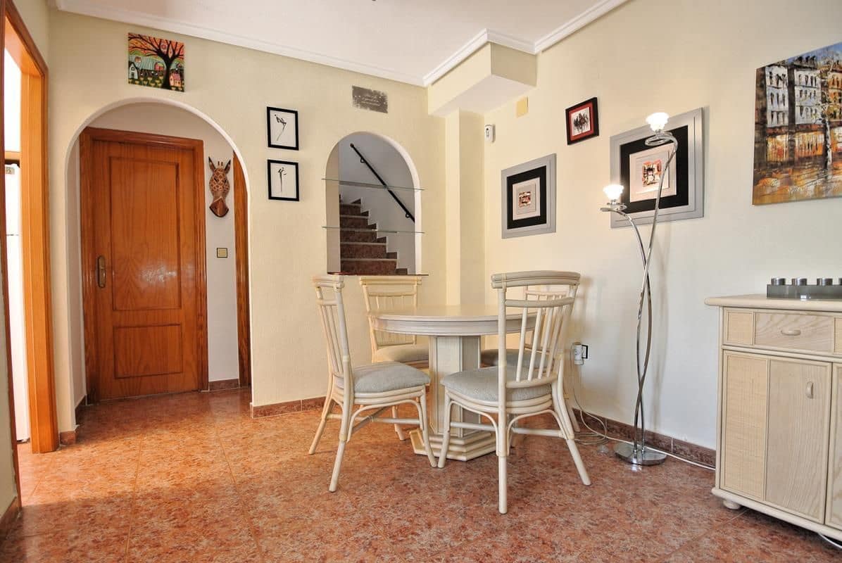 3 Zimmer Doppelhaus zu verkaufen in Torrevieja mit Pool Garage - 249.000 € (Ref: 10094229)