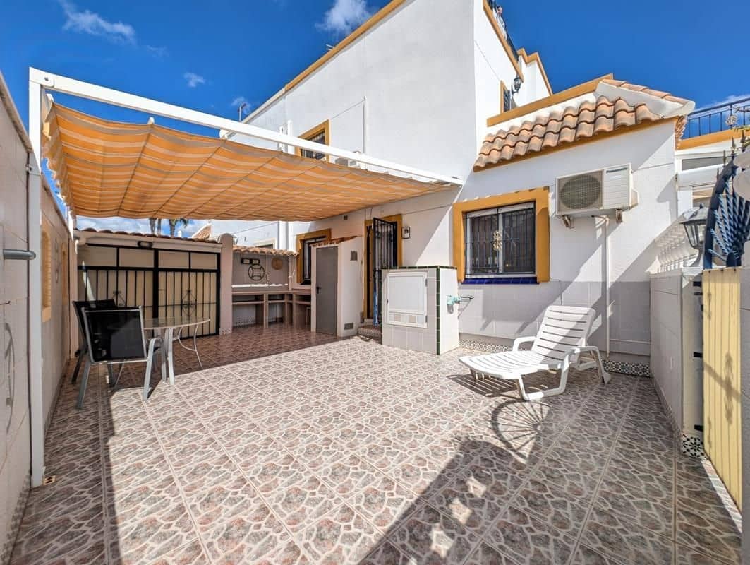 3 Zimmer Doppelhaus zu verkaufen in Torrevieja mit Pool Garage - 249.000 € (Ref: 10094229)