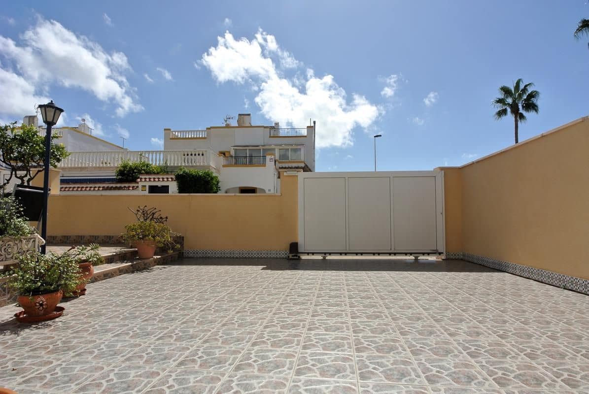 3 Zimmer Doppelhaus zu verkaufen in Torrevieja mit Pool Garage - 249.000 € (Ref: 10094229)