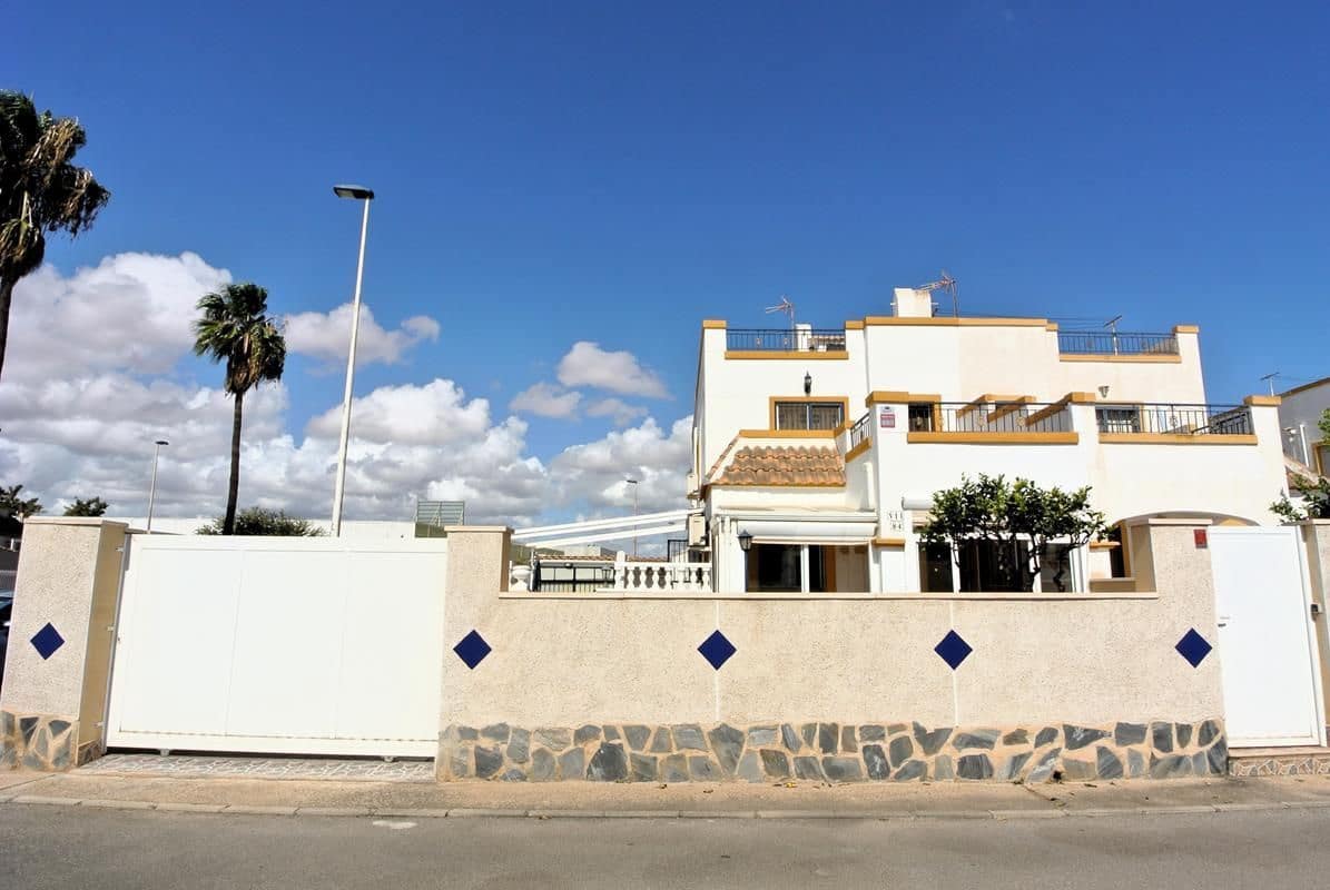 3 Zimmer Doppelhaus zu verkaufen in Torrevieja mit Pool Garage - 249.000 € (Ref: 10094229)