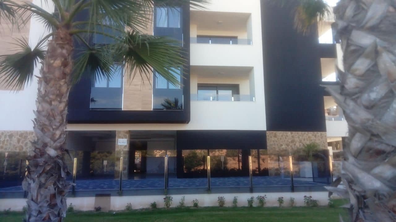 2 soverom Leilighet til salgs i Orihuela Costa med svømmebasseng garasje - € 239 900 (Ref: 5300068)