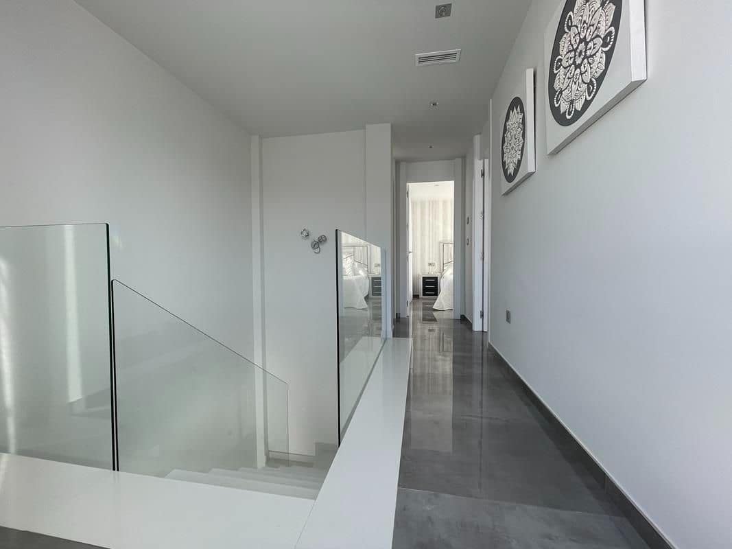 3 soverom Villa til salgs i Torrevieja med svømmebasseng garasje - € 500 000 (Ref: 6694011)