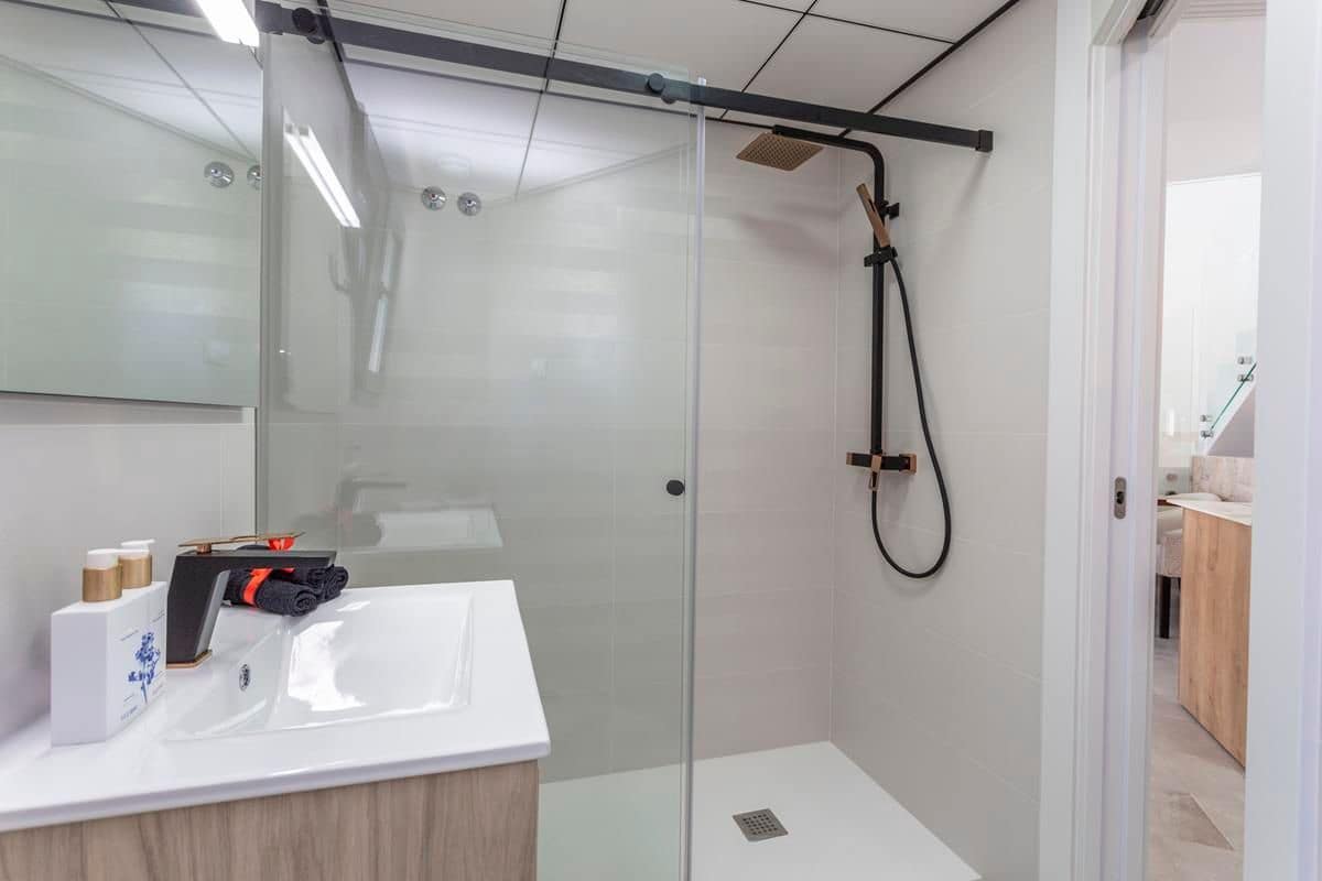 3 soverom Villa til salgs i Torrevieja med svømmebasseng garasje - € 660 000 (Ref: 7539955)