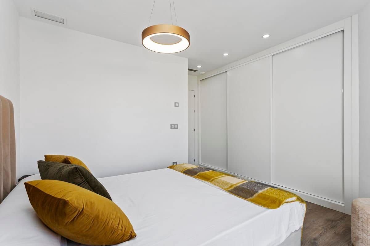 3 soverom Villa til salgs i Torrevieja med svømmebasseng garasje - € 660 000 (Ref: 7539955)