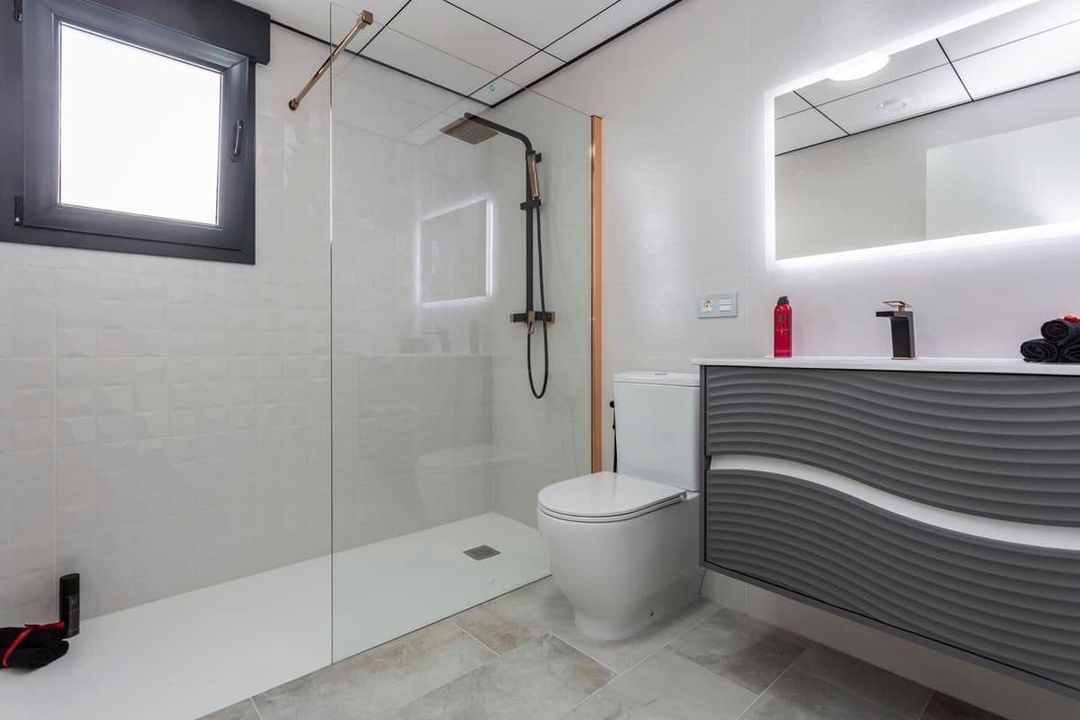 3 soverom Villa til salgs i Torrevieja med svømmebasseng garasje - € 660 000 (Ref: 7539955)