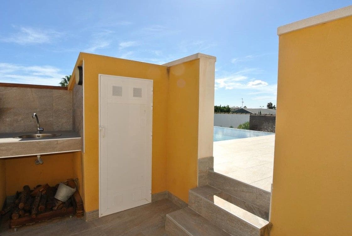 4 soverom Villa til salgs i San Fulgencio med svømmebasseng garasje - € 595 000 (Ref: 7873131)