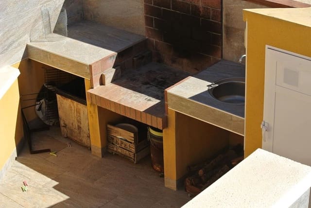 4 makuuhuone Huvila myytävänä paikassa San Fulgencio mukana uima-altaan 
autotalli - 595 000 € (Ref: 7873131)