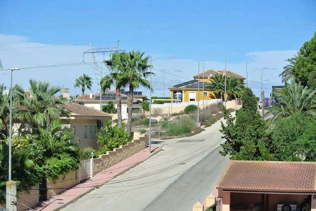 4 makuuhuone Huvila myytävänä paikassa San Fulgencio mukana uima-altaan 
autotalli - 595 000 € (Ref: 7873131)