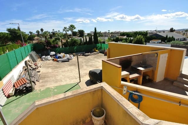 4 makuuhuone Huvila myytävänä paikassa San Fulgencio mukana uima-altaan 
autotalli - 595 000 € (Ref: 7873131)