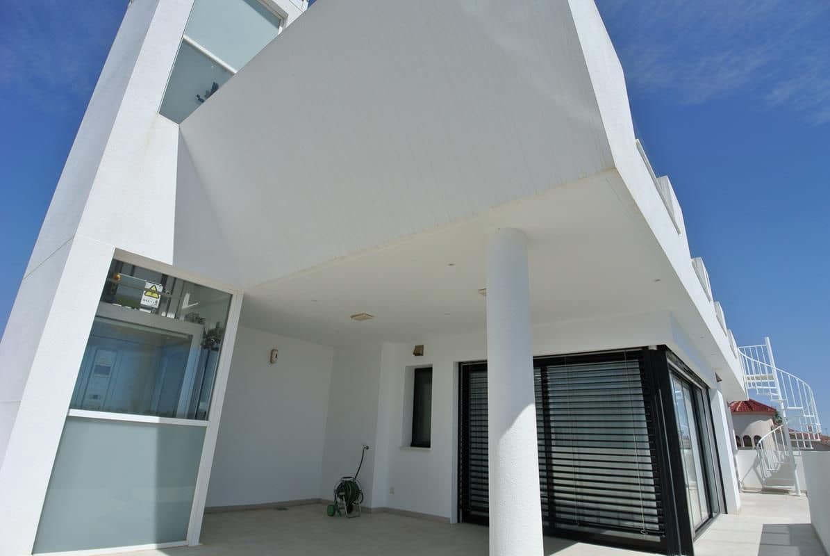 4 soverom Villa til salgs i San Fulgencio med svømmebasseng garasje - € 749 000 (Ref: 8306830)