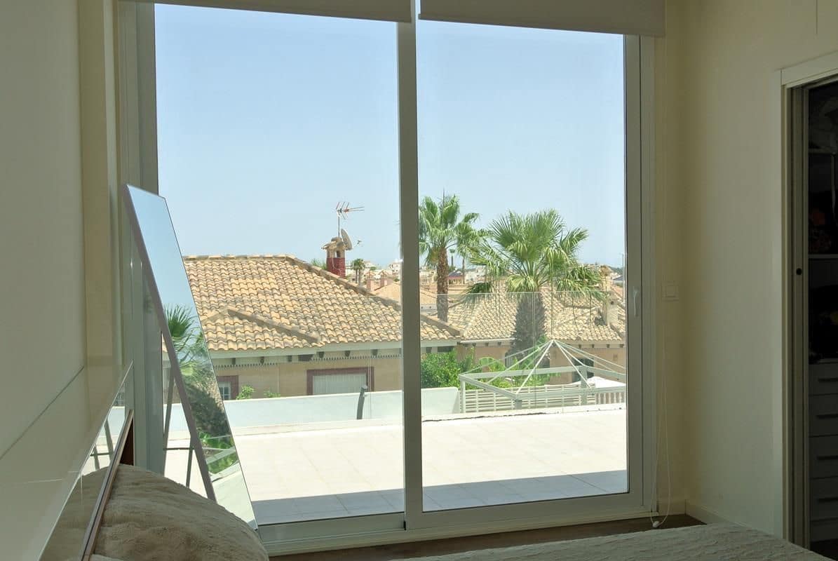 6 makuuhuone Huvila myytävänä paikassa San Fulgencio mukana uima-altaan 
autotalli - 699 000 € (Ref: 8438437)