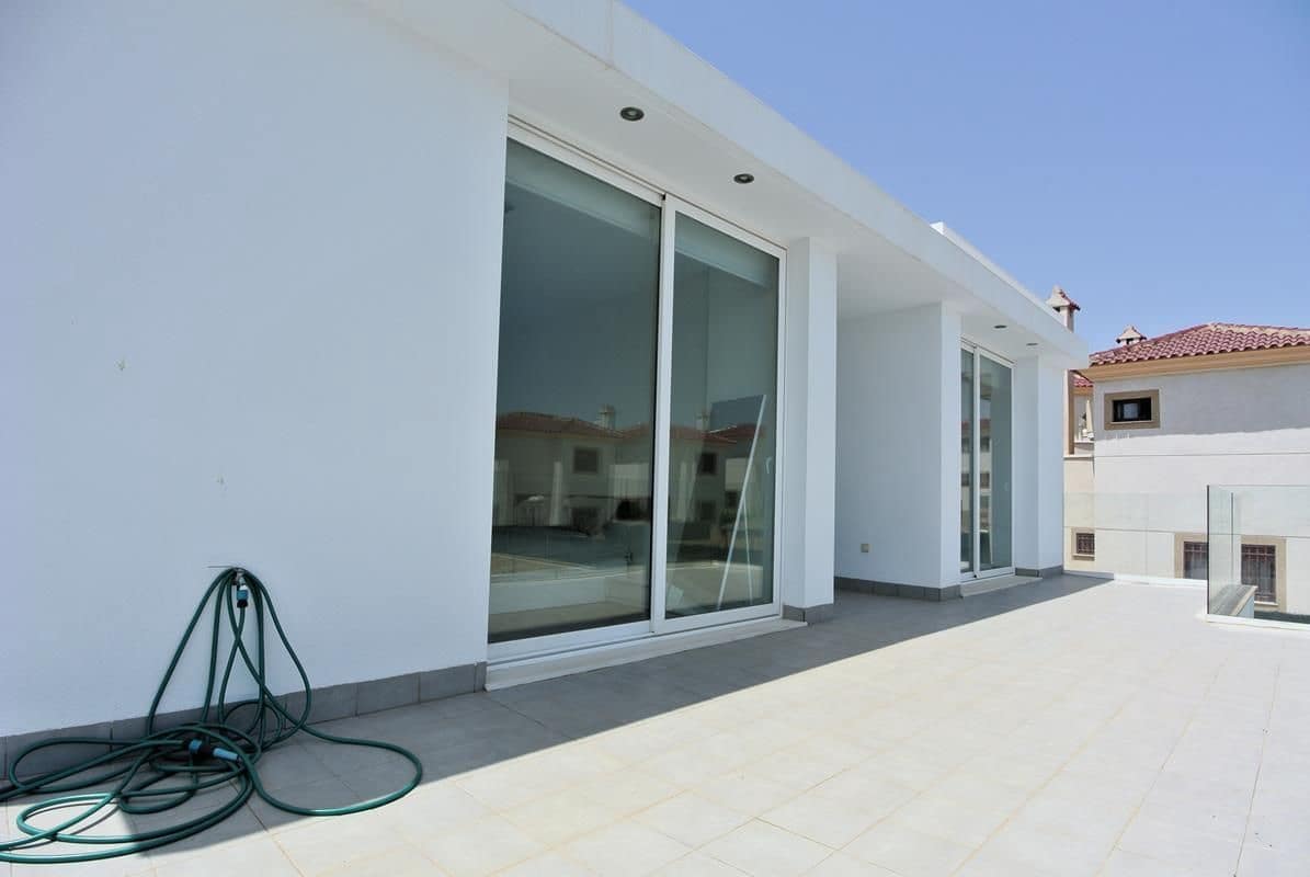 6 makuuhuone Huvila myytävänä paikassa San Fulgencio mukana uima-altaan 
autotalli - 699 000 € (Ref: 8438437)