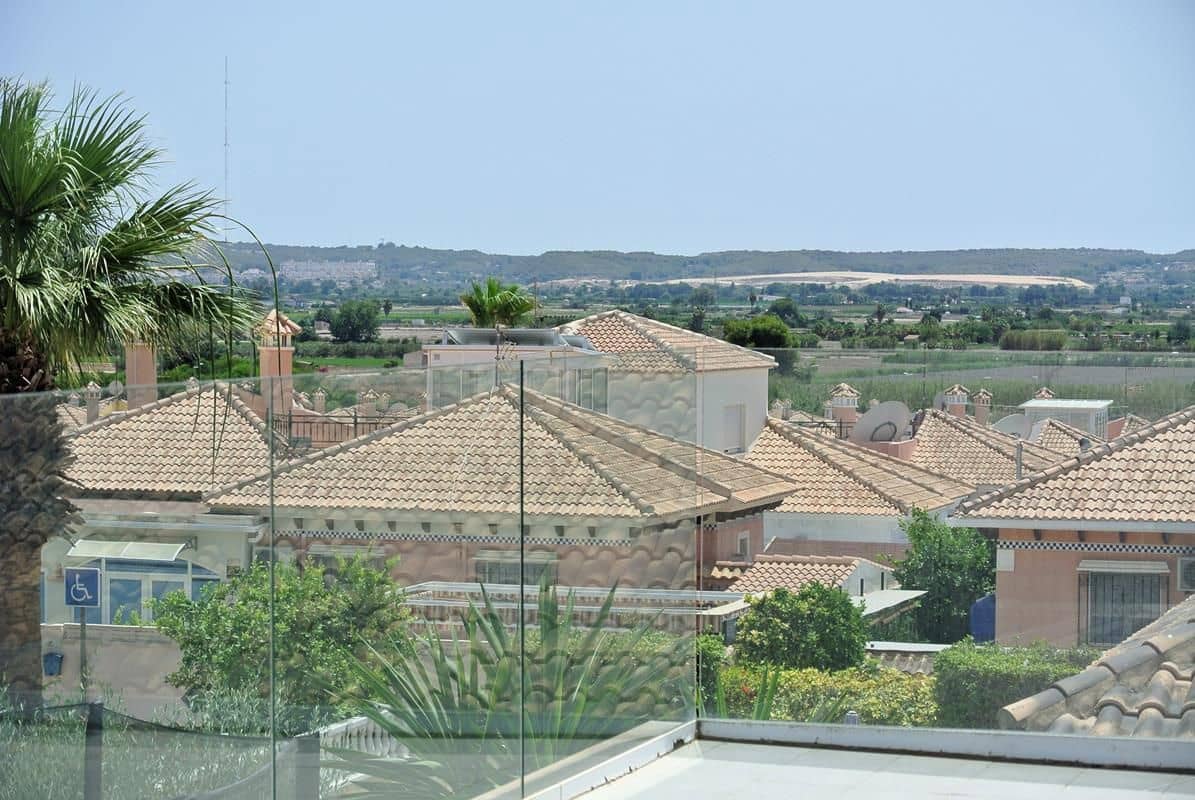 6 makuuhuone Huvila myytävänä paikassa San Fulgencio mukana uima-altaan 
autotalli - 699 000 € (Ref: 8438437)