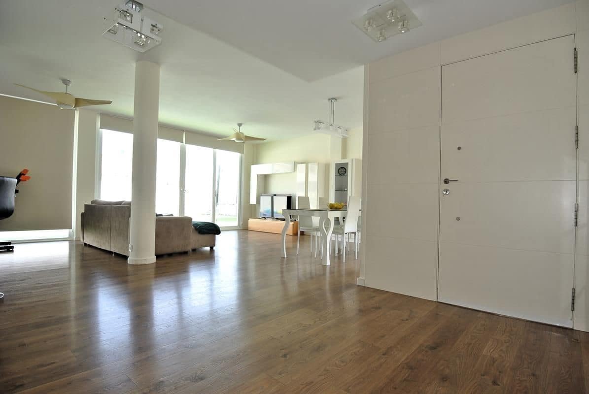 6 makuuhuone Huvila myytävänä paikassa San Fulgencio mukana uima-altaan 
autotalli - 699 000 € (Ref: 8438437)