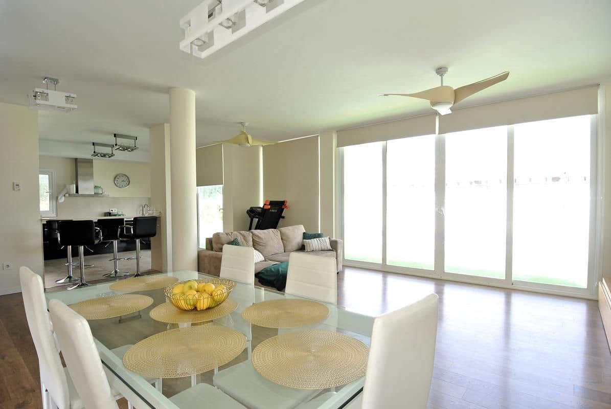 6 makuuhuone Huvila myytävänä paikassa San Fulgencio mukana uima-altaan 
autotalli - 699 000 € (Ref: 8438437)