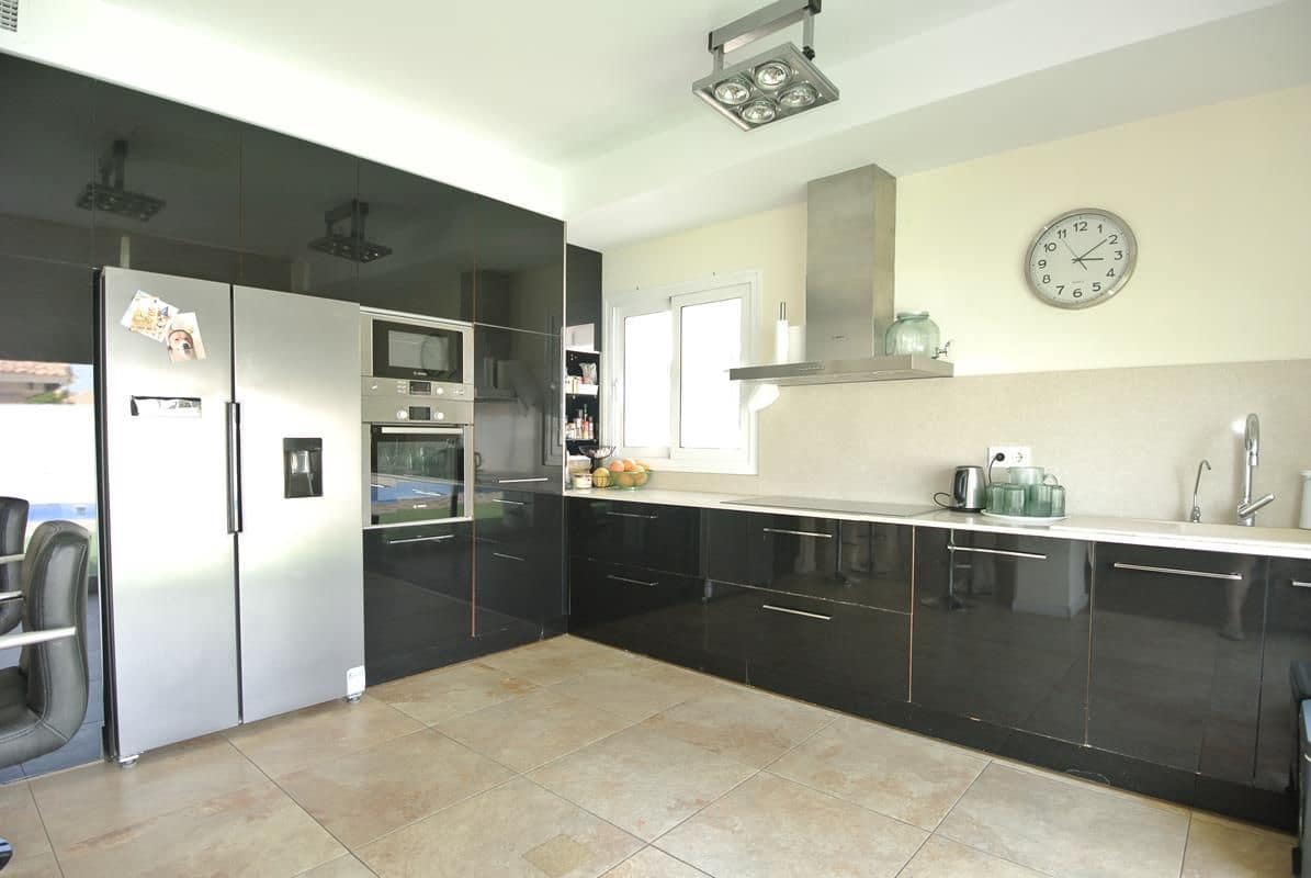 6 makuuhuone Huvila myytävänä paikassa San Fulgencio mukana uima-altaan 
autotalli - 699 000 € (Ref: 8438437)