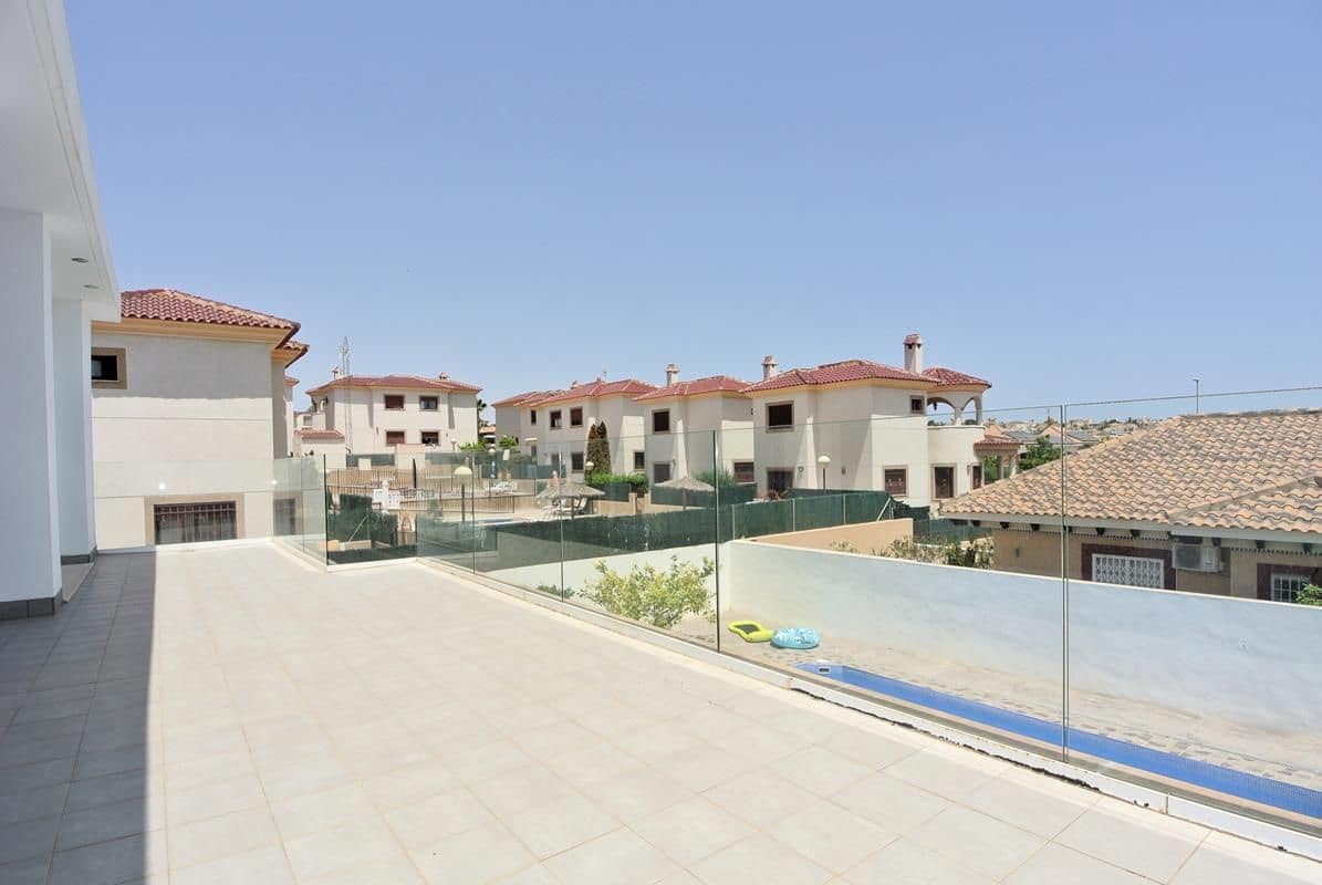 6 makuuhuone Huvila myytävänä paikassa San Fulgencio mukana uima-altaan 
autotalli - 699 000 € (Ref: 8438437)