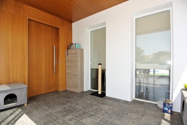 6 bedroom Villa for sale in San Fulgencio with pool garage - € 699,000 (Ref: 8438437)