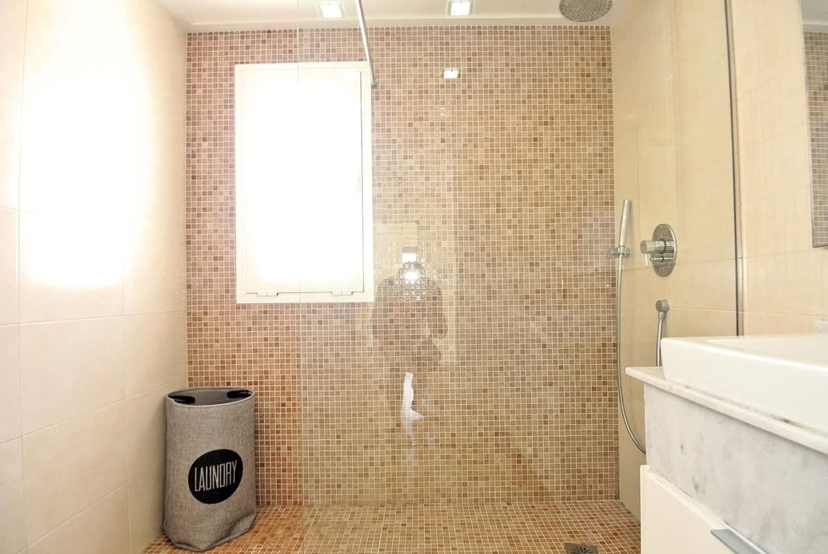 6 makuuhuone Huvila myytävänä paikassa San Fulgencio mukana uima-altaan 
autotalli - 699 000 € (Ref: 8438437)