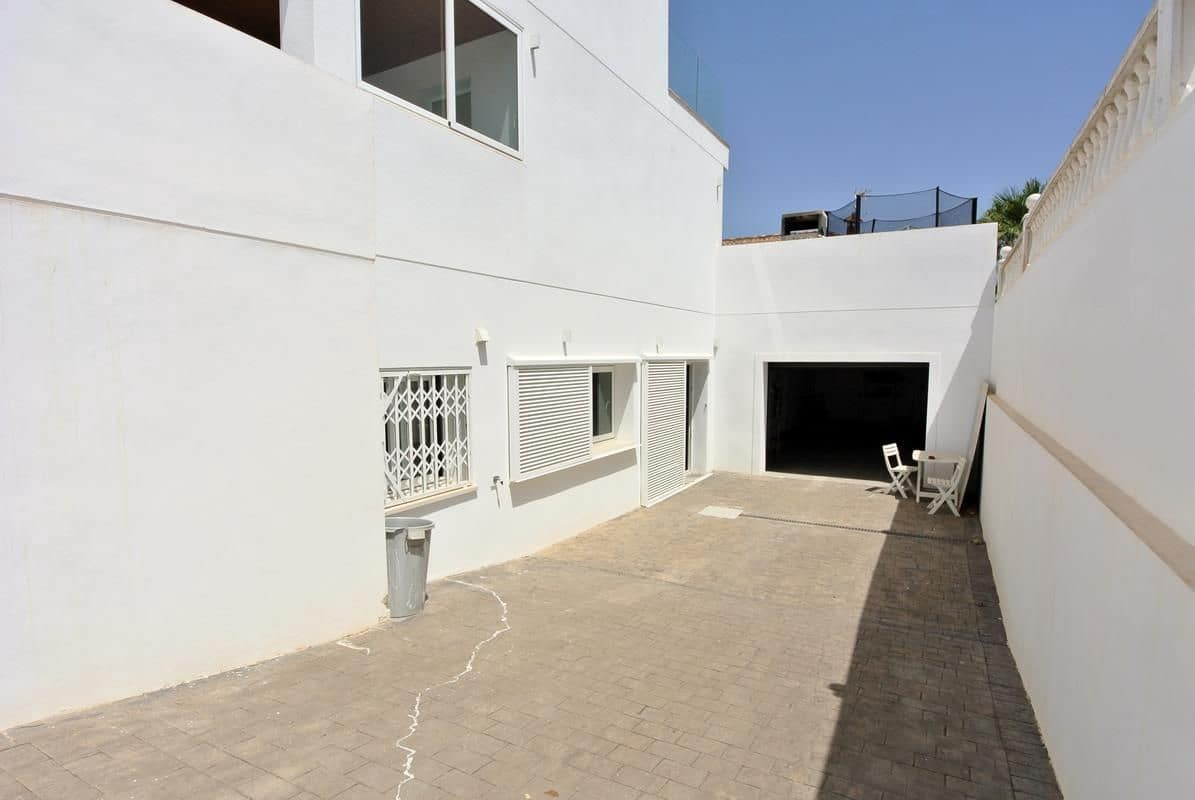 6 makuuhuone Huvila myytävänä paikassa San Fulgencio mukana uima-altaan 
autotalli - 699 000 € (Ref: 8438437)